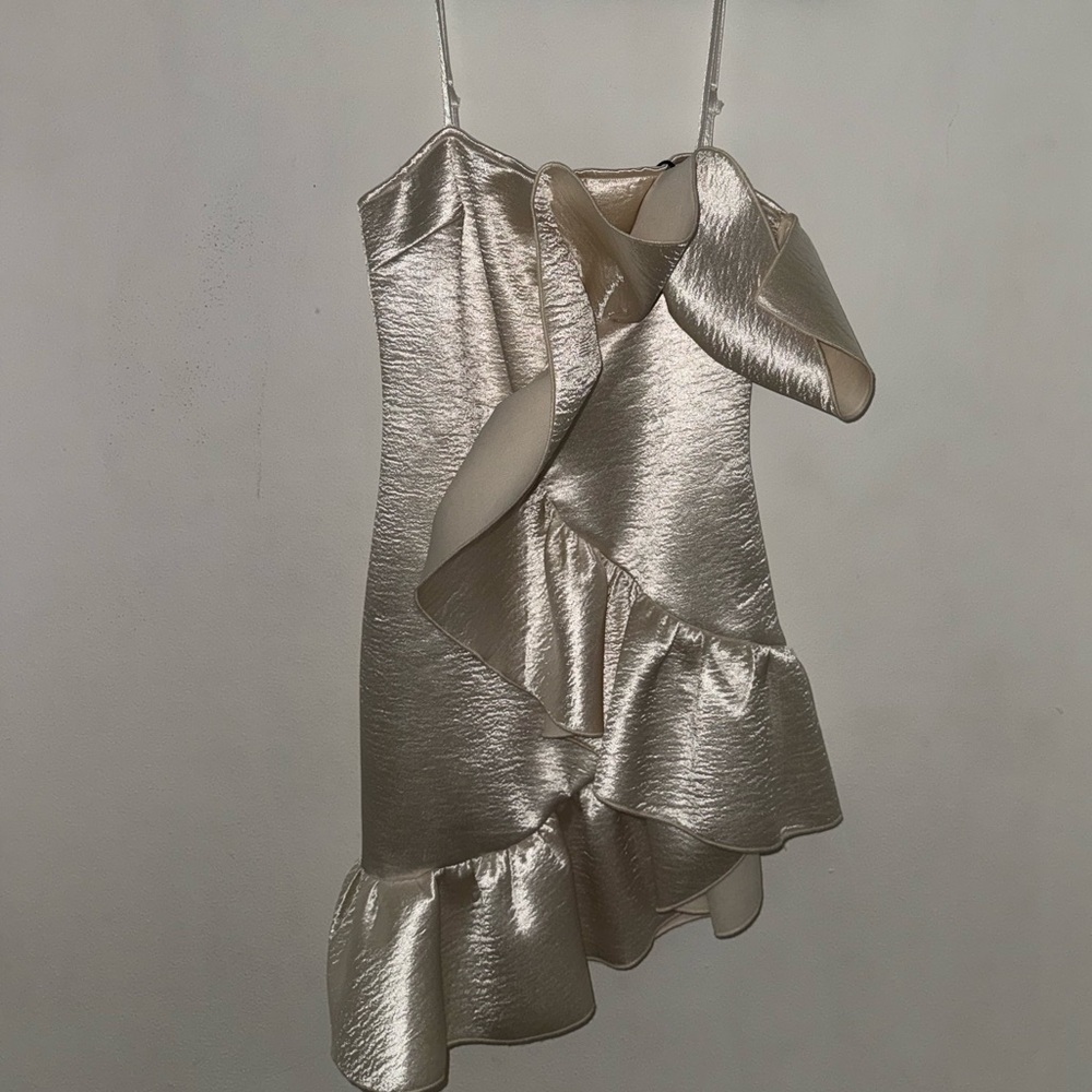 Nasty Gal Elegant White Ruffled Dress Size 6